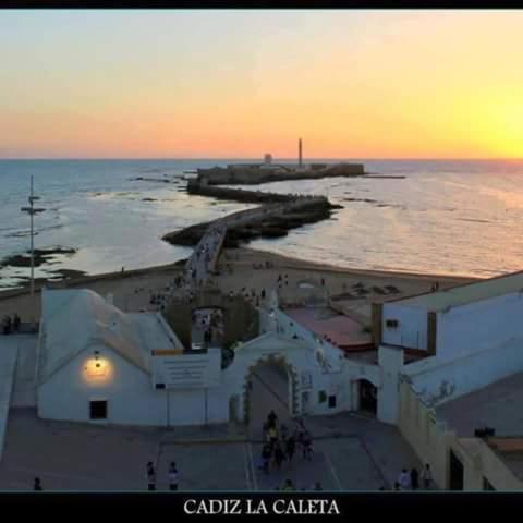 El Rincon De La Caleta Apartment Cadiz Bagian luar foto